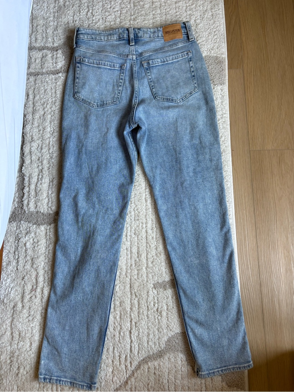 Hollister Straight Leg Jeans in Light Blue Wash